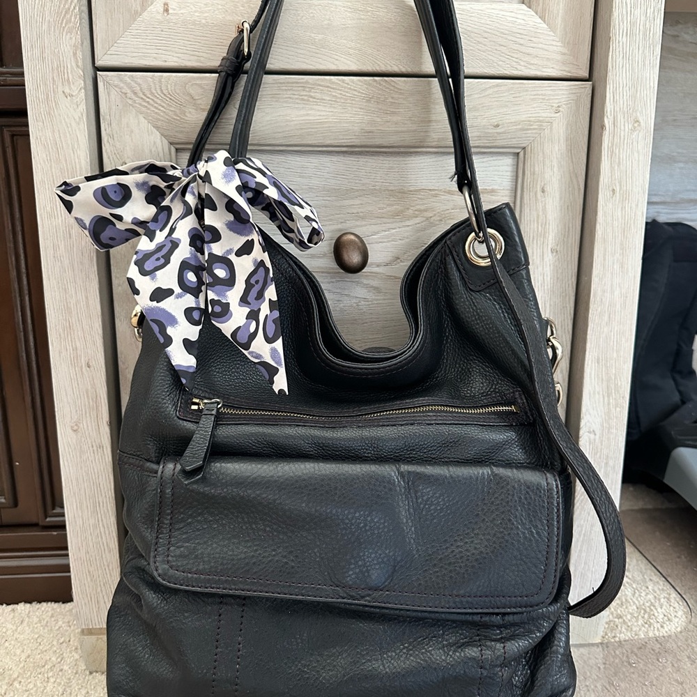 Cole Haan🔸genuine Pebble Leather Blk Hobo purse w/Scarf Accent & crossbody strap